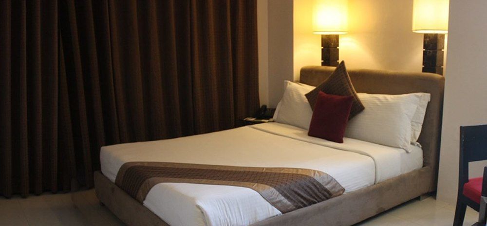 Manila Grand Opera Hotel Экстерьер фото