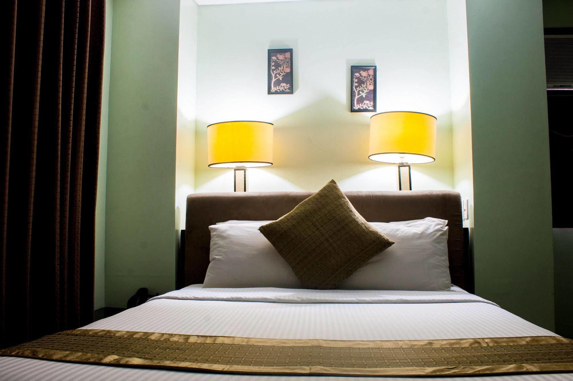 Manila Grand Opera Hotel Экстерьер фото