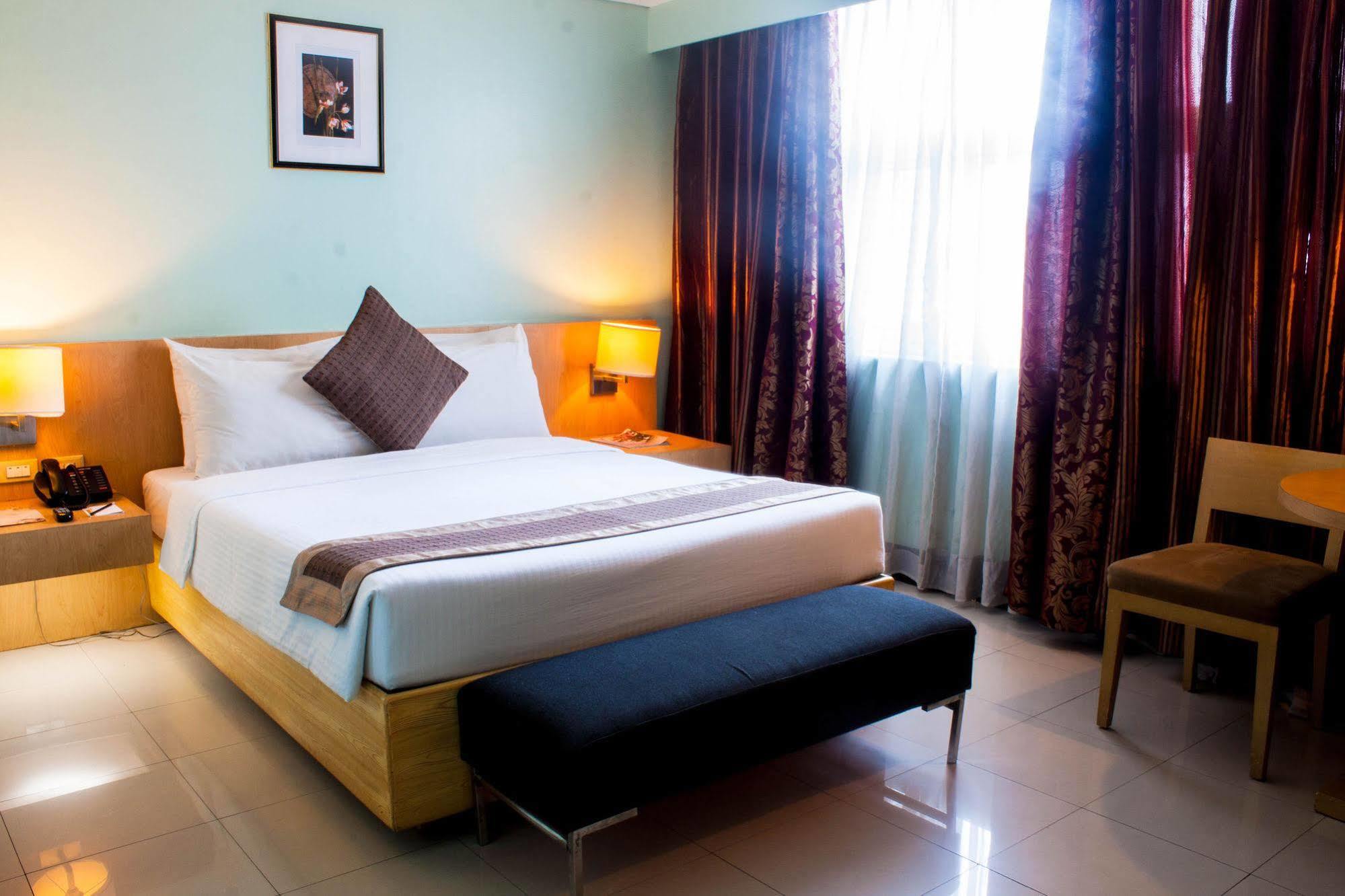 Manila Grand Opera Hotel Экстерьер фото