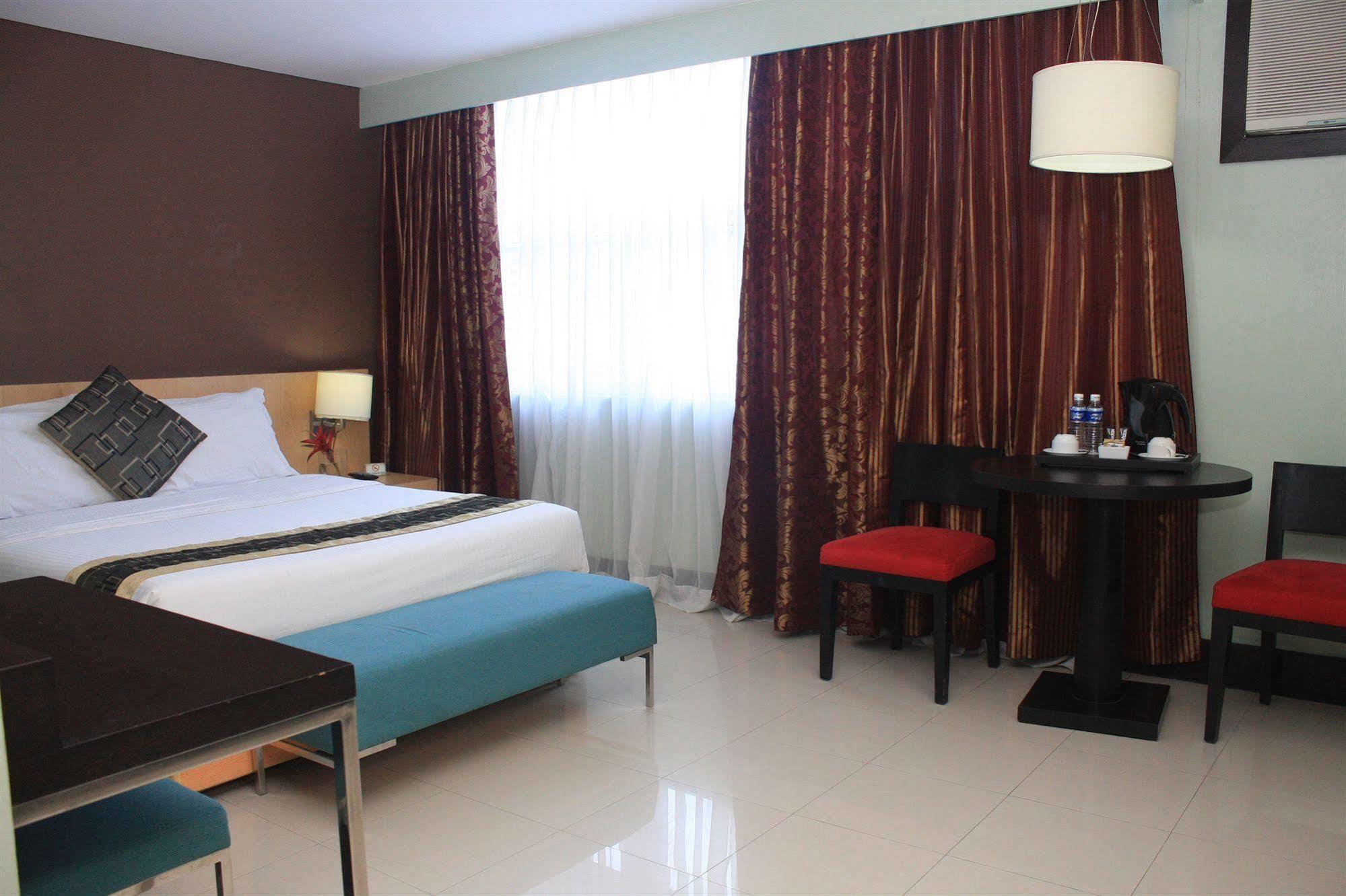 Manila Grand Opera Hotel Экстерьер фото